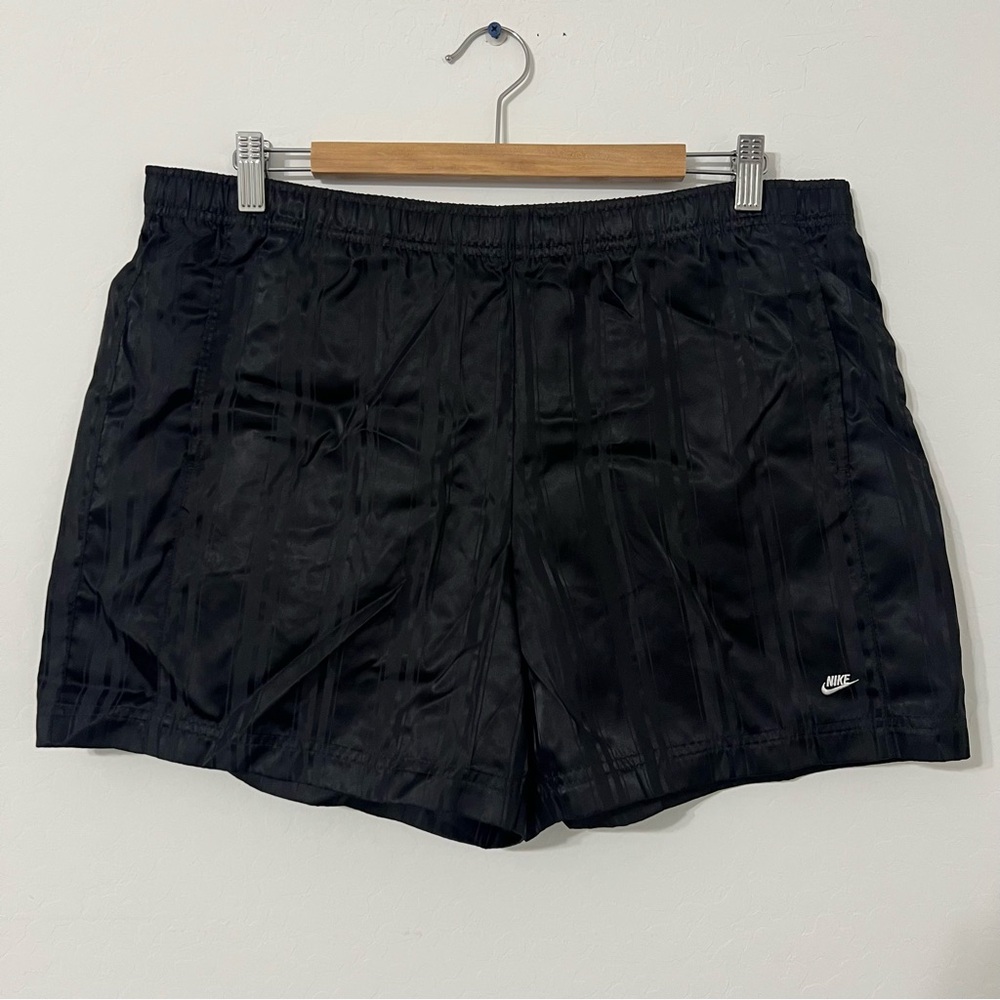 Vintage Nike Youth Soccer Shorts Size L(12-14) Black Striped Nylon